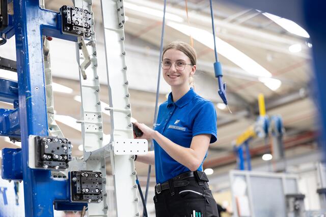 Isabell macht eine Lehre als Faserverbundtechnikerin bei FACC. | Foto: FACC