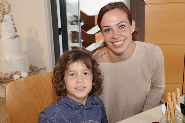 Auch junge Gäste wie hier der kleine Elias ließen sich von Alex und Thomas in Staunen versetzen. | Foto: Michael Blinzer