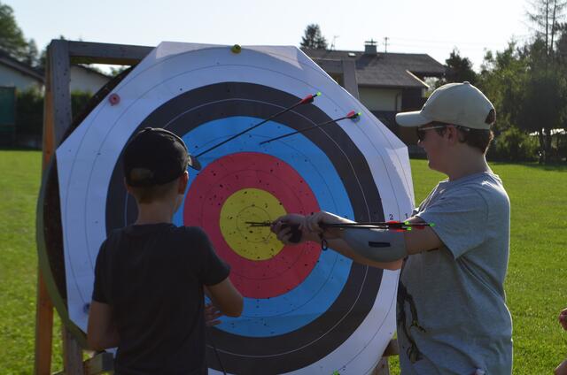 Im Vergleich zu anderen Sportarten ist das Bogenschießen eher eine ruhige sportliche Aktivität.  | Foto: Bogensport Wallern