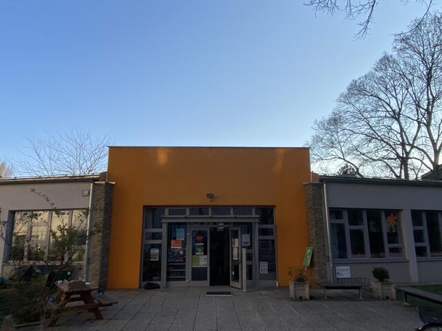 Das Event findet direkt bei der GB*Stadtteilbüro statt und wird bei Regen in die Innenräume verlegt. | Foto: Kathrin Klemm