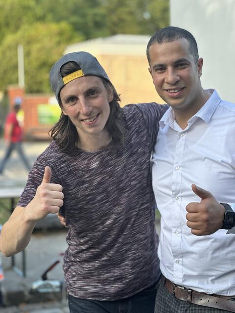 Lukas Arnold (l.) und Alszeilenmarkt-Gründer Omar Lashin | Foto: Alszeilenmarkt / Lukas Arnold Photography