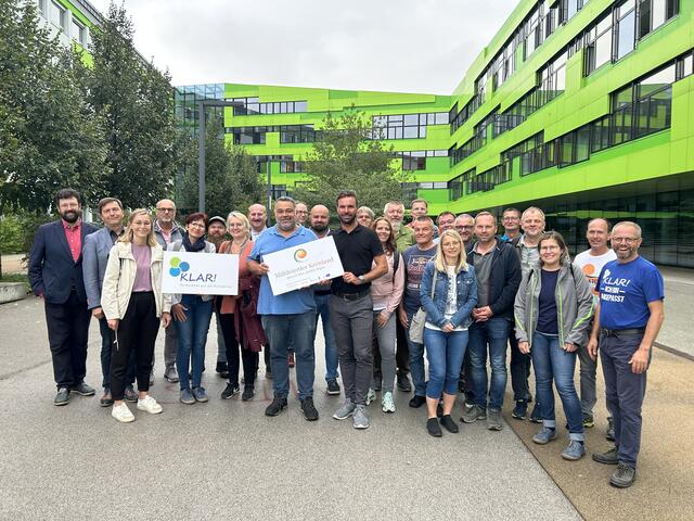 Zahlreiche Bürgermeister wie Dietmar Stegfellner (Wartberg), David Bergsmann (Hagenberg), Michael Spörker (St. Oswald) oder Johannes Matzinger (Unterweitersdorf) nahmen an der Exkursion teil. | Foto: Klimamodellregion Mühlviertler Kernland