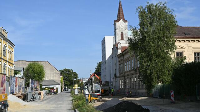 Die Arbeiten zwischen Linzertor und Schulgasse laufen noch bis zum nächsten Frühjahr, die Fahrbahn wird bereits ab Mitte Oktober wieder freigegeben. | Foto: Christian Krückel