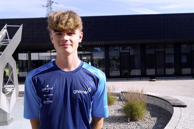 Robin spielt bei SV Grün-Weiß Micheldorf und kommt durch den Morgensport in Schwung. 