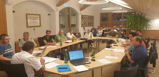 In der vierten Gemeinderatssitzung in Grins wurde der neue Bauausschuss und Standort für das Neue FF Einsatzzentrum beschlossen | Foto: Gemeinde Grins