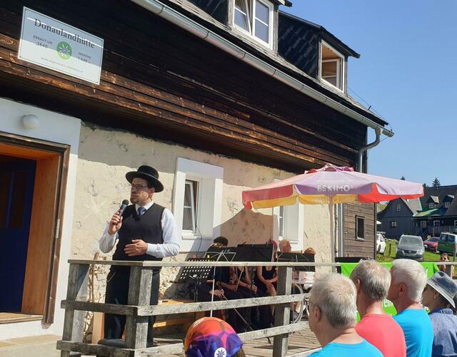 Landesrabbiner der Steiermark Schlomo Hofmeister findet bewegende Worte. | Foto:  Alpenverein Edelweiss