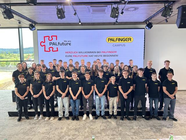 Der Nachwuchs des Technologie- und Maschinenbauunternehmens Palfinger scheint gesichert. Diese Lehrlinge traten heuer zur Lehre an. | Foto: Palfinger