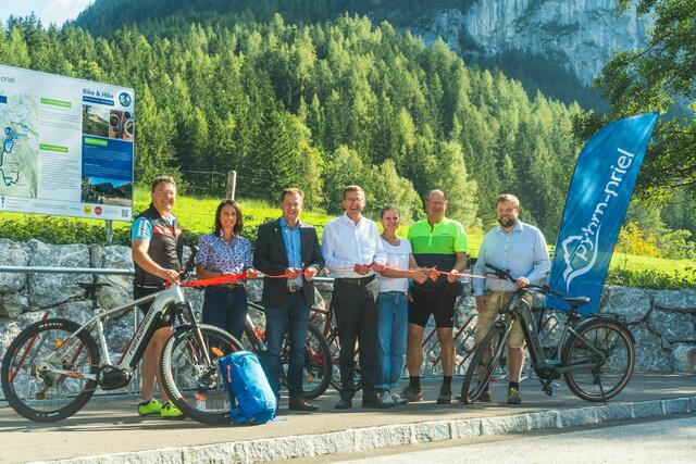 Bgm. Bernhard Rieser, Windischgarsten, Corinna Polz, TVB Pyhrn-Priel, Bgm. Kurt Pawluk, Roßleithen, Wirtschafts- und Tourismus-Landesrat Markus Achleitner, Gunda Dutzler, Gasthaus Seebauer Gleinkersee, Bgm. Ägidius Exenberger, Spital am Pyhrn, Herbert Mayr, Aufsichtsratsvorsitzender TVB Pyhrn-Priel (von links)
 | Foto:  Foto: Tourismusverband Pyhrn-Priel/Markus Kohlmayr