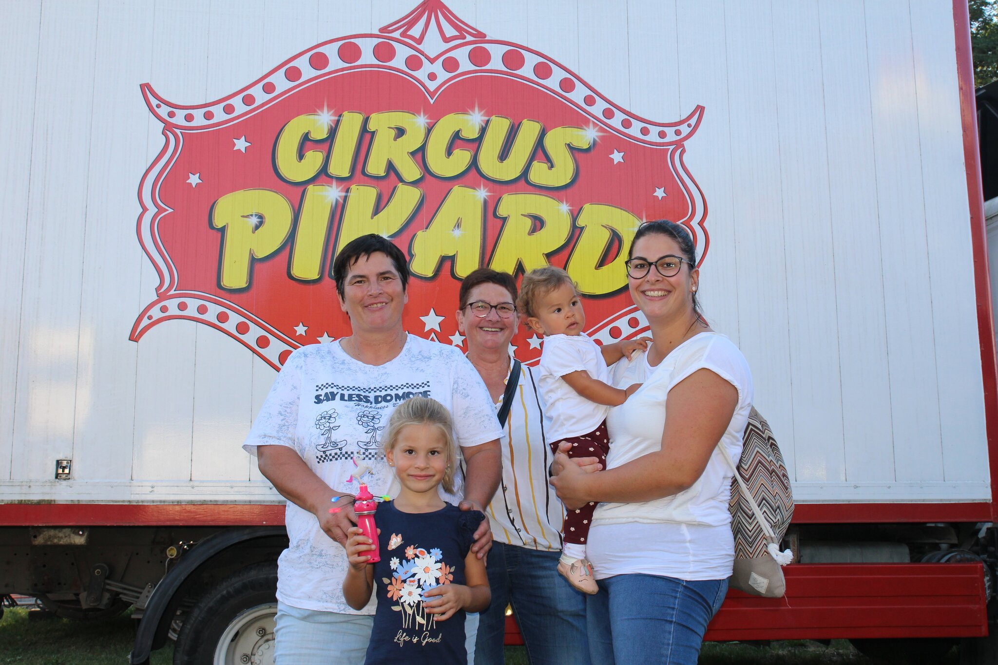 Circus-Pikard-gastiert-in-Horn