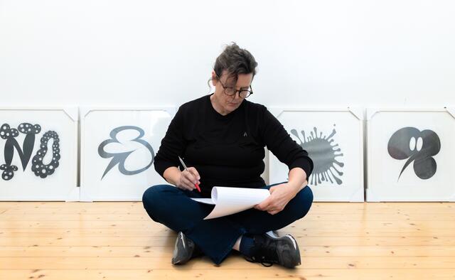 In ihrer Schriftstellerinnen-Residenz am Schloßberg wird Andrea Scrima nun für ein Jahr als Grazer Stadtschreiberin leben. | Foto: Jorij Konstantinov