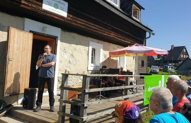 ÖAV-Vize- und VAVÖ-Präsident Gerald Dunkel-Schwarzenberger resümiert über die dunklen Momente der Alpenvereinsggeschichte. | Foto: Alpenverein Edelweiss
