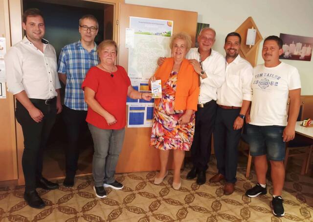 Sie sehen eine Verbesserung der Mobilität: Vbgm Kevin Friedl (Rohr), GR Siegfried Knar, GV Margot Bösenhofer, LAbg. Verena Dunst, LAbg. Wolfgang Sodl, GV Wolfgang Zach, GR Markus Lackner.
 | Foto: Büro Dunst