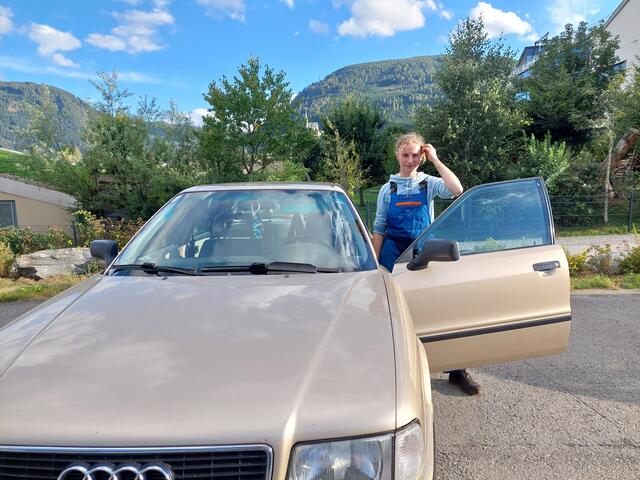 Tina Fingerlos ist Mechaniker Lehrling bei Ford Schmidt in Tamsweg. | Foto: Jasmin Elisabeth Pickl