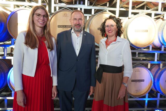 Notarin Mag.a Katharina Gravogel, Präsident Dr. Michael Lunzer und Notarin Mag.a Sabine Preschitz aus Neusiedl am See | Foto: Andrea Glatzer