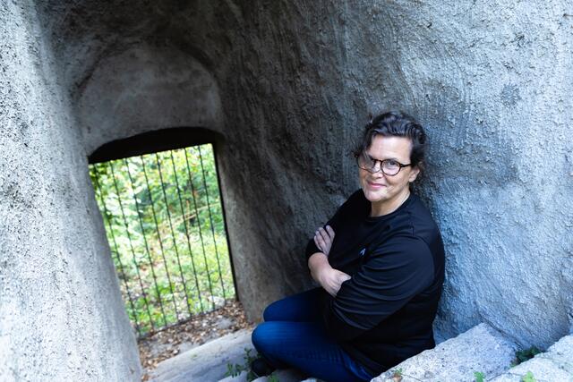 In den 1980er Jahren kam die in New York geborene Künstlerin nach (damals noch West-)Berlin, wo sie seither lebt und einen Sohn großgezogen hat. | Foto: Jorij Konstantinov