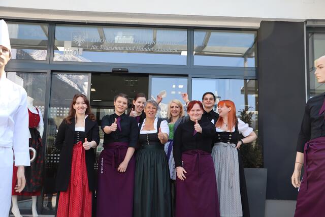 Die Schüler der TFBS Landeck geben einen kleinen Einblick in die Lehre. | Foto: Siegele