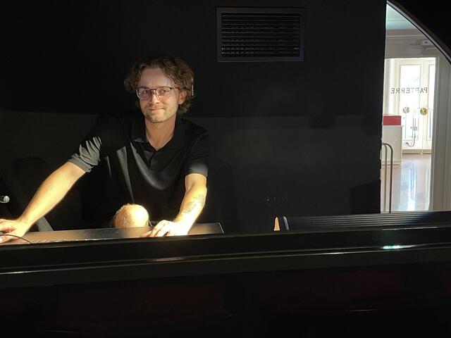 Kyle Weimar wird sich am Landestheater Salzburg vor allem auf die Videotechnik fokussieren. | Foto: Lisa Gold