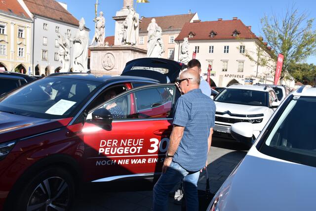 Die Automesse, heute Freitag und am Samstag, hat nicht nur Befürworter. | Foto: Zezula