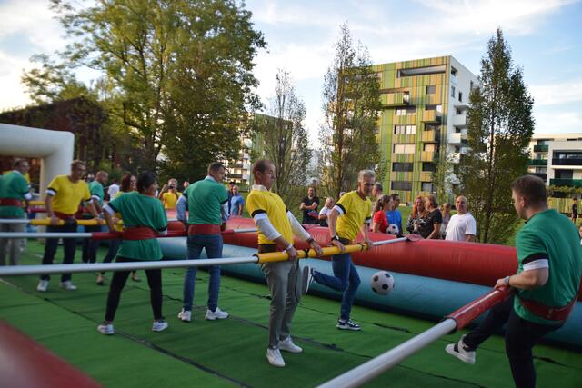 Das „Human Soccer“-Promikick begeisterte die anwesenden Gäste. | Foto: Carmen Kurcz