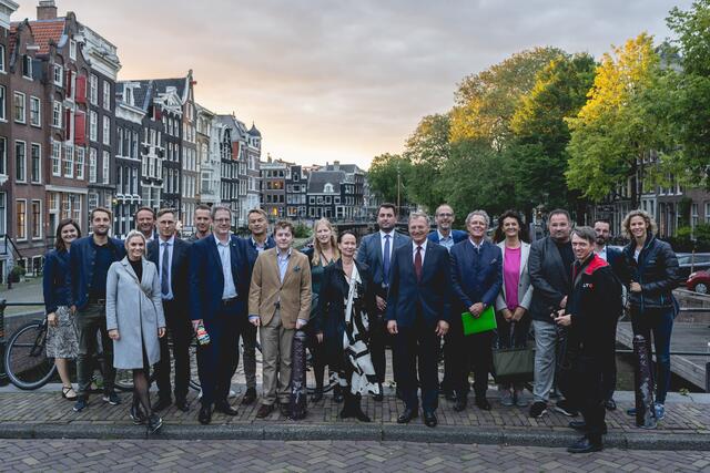 Die oberösterreichische Delegation unter Leitung von Landeshauptmann Thomas Stelzer in Amsterdam. | Foto: Land OÖ/Peter Mayr