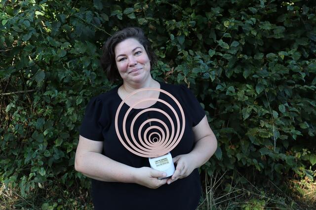 Die stolze Gewinnerin des Wilhelm Macke-Awards Tina Altmanninger entwickelte eine Perspektive im Kampf gegen den Klimawandel.  | Foto: JKU