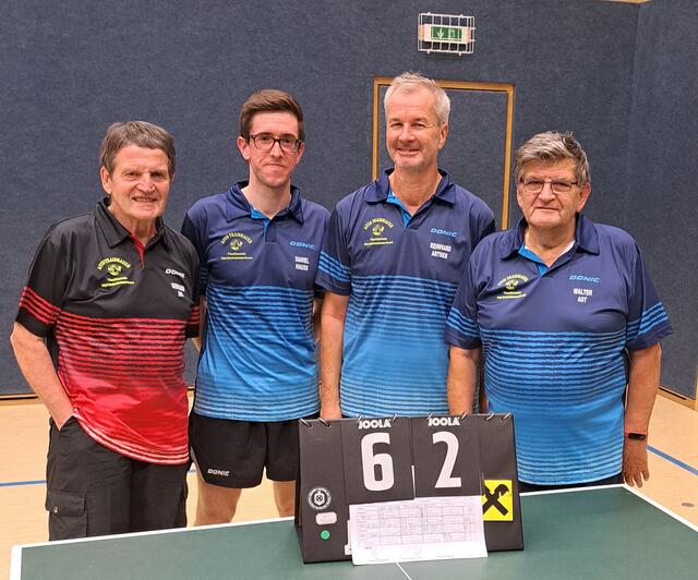 Oberliga Mannschaft von links; Betreuer Gerhard Ast, Daniel Hauss, Reinhard Artner, Walter Ast 