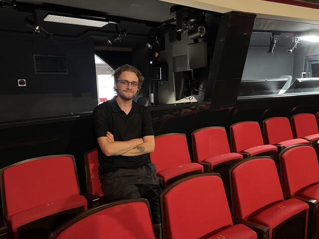 Kultur, Kunst und Technik vereinen sich hier: Kyle Weimar am Salzburger Landestheater. | Foto: Lisa Gold