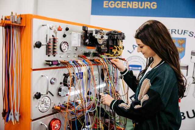 Die Schule &amp; Beruf soll Jugendlichen bei ihrer Entscheidungsfindung für den nächsten Schritt in die Zukunft unterstützen. | Foto: Michael Schafranek