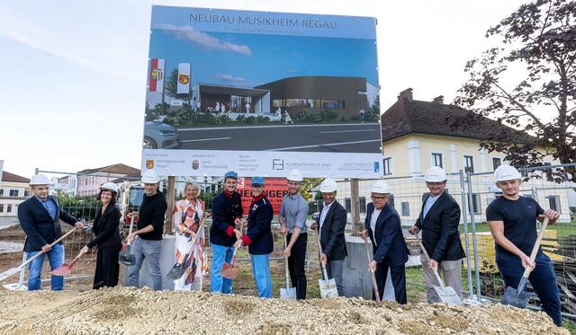 von links: Franz Gattinger, Sabine Pohn-Malzner, Michael Reisecker, Ursula Kreuzer, Michael Lettner, Claus Pohn, Lukas Gebetsberger, Peter Harringer, Karl Haas, Franz Seyrl, Julian Colovan