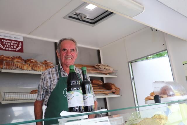 Landwirt mit Herz und aus Überzeugung: Heinz Hatzl am Bauernmarkt Feldkirchen | Foto: Edith Ertl