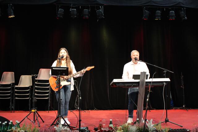 E.T.P. (Theresa Portschy und Ernst Teveli) unterhielten am Nachmittag. | Foto: Angelina Kaiser
