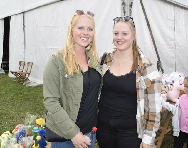 Anna und Sarah Hintersteiner