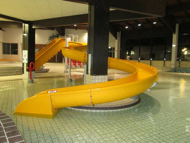 Ein 5-Jähriger wurde nach dem Rutschen in einem Hotelhallenbad von seiner Mutter bewusstlos vorgefunden und erfolgreich reanimiert. | Foto: Hofbauer/Symbolfoto