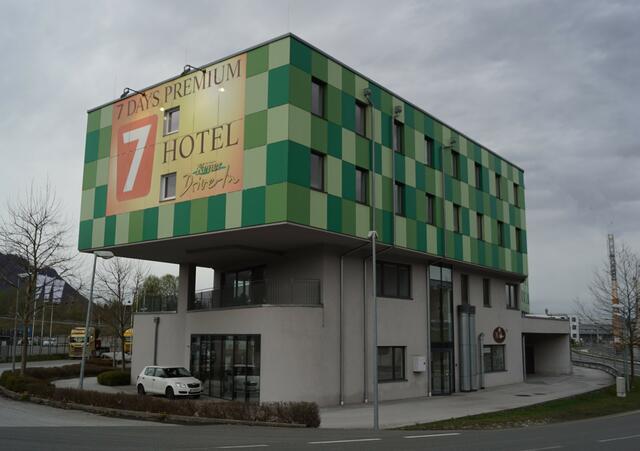 Vom Hotel zum Asylquartier und wieder zum Hotel.