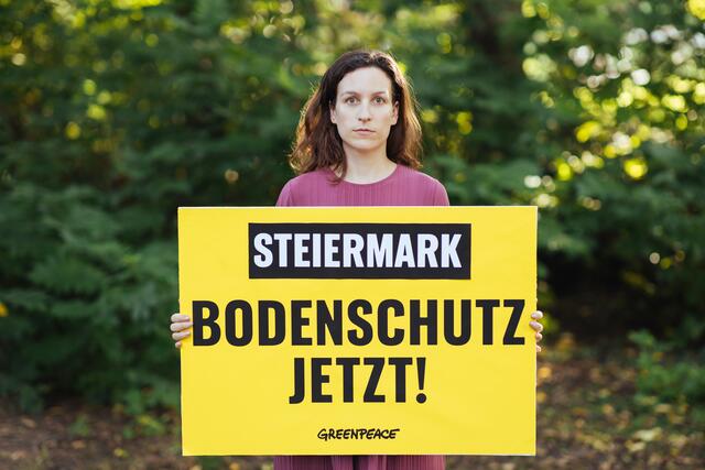 Einer Reduktion des Bodenverbrauches von 2,5 Hektar pro Tag, wollte die Steiermark nicht zustimmen. | Foto: Stefanie Freynschlag/Greenpeace