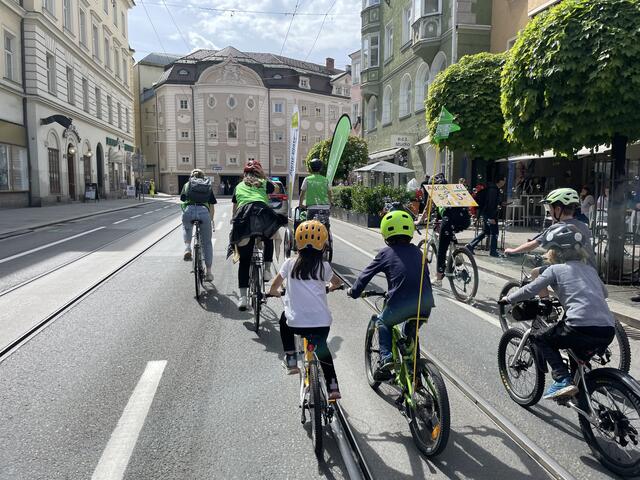 Ein Zeichen setzten für die Sicherheit von Radfahrerinnen und Radfahrern. | Foto: SOS-Kinderdorf Tirol