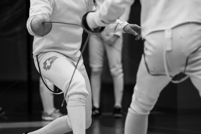 Die Rede ist von einem Verein, dessen Trainer laut einem "Falter"-Bericht Mädchen im Fechtunterricht belästigt haben soll. (Symbolfoto) | Foto: Nathanaël Desmeules/Unsplash