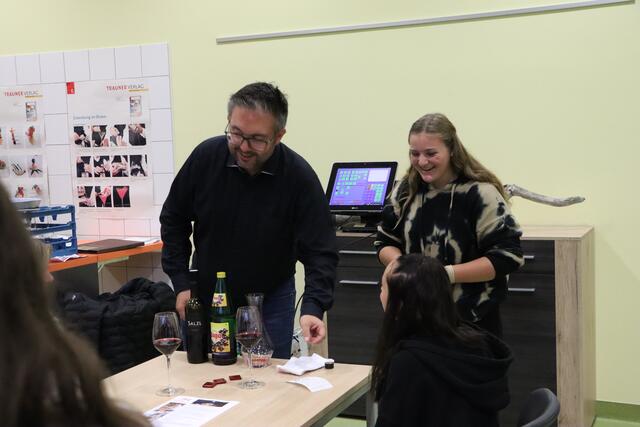 Insgesamt 14 Betriebe stellten ihre Berufswelt und Ausbildungsmöglichkeiten vor.