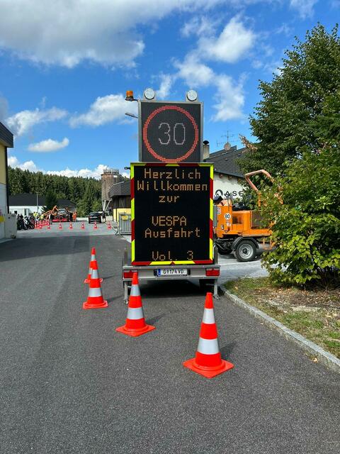 Uwe Pongratz und Manfred Lang hatten die Vespa-Ausfahrt gut vorbereitet. | Foto: Pongratz