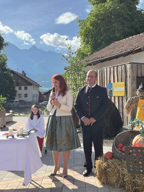 Bürgermeister Hans-Georg Pittl und Frau Landesrätin Dr. Cornelia Hagele. | Foto: Gemeinde Ladis