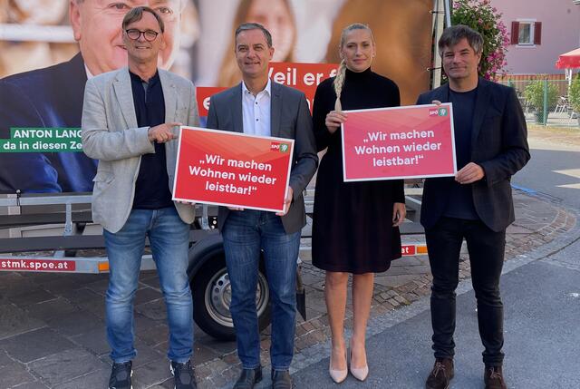 Bgm. Erwin Eggenreich, LAbg. Wolfgang Dolesch,  SPÖ-Regionalgeschäftsführerin Amela Hirzberger und LAbg. Wolfgang Moitzi präsentierten in Weiz die „Wohnbauoffensive weiß-grün“. | Foto: Monika Wilfurth