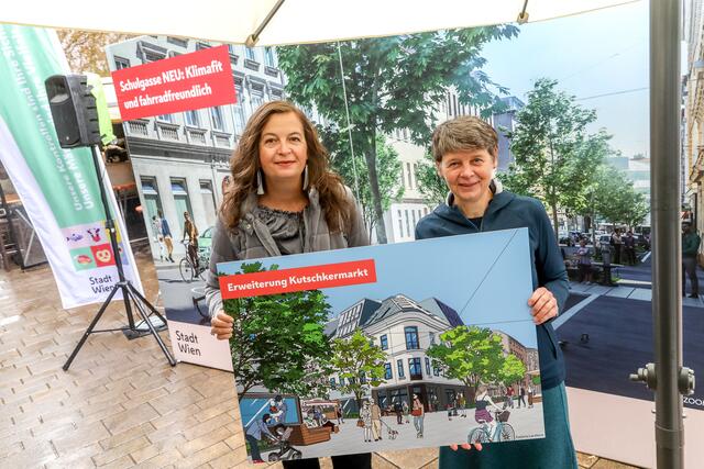 Planungsstadträtin Ulli Sima (SPÖ, links) und Bezirksvorsteherin Silvia Nossek (Grüne) werden am Samstag, 7. Oktober, gemeinsam den neuen Kutschkermarkt und die umgeformte Schulgasse eröffnen. | Foto: PID/Christian Fürthner