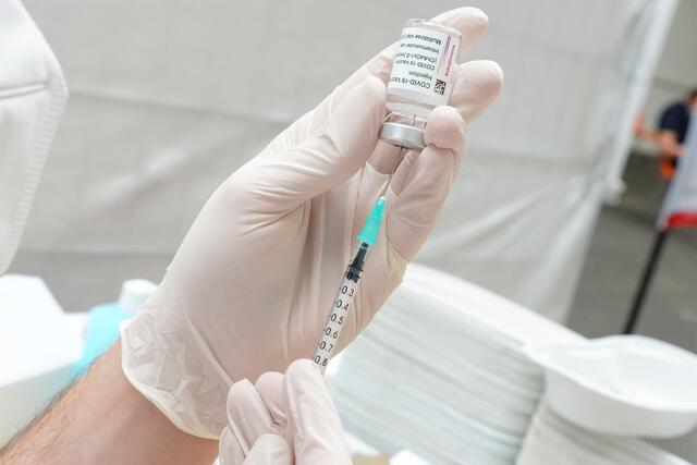 Viele wollen sich mit einer neuen Impfdosis auf die potenzielle Coronawelle im heurigen Herbst vorbereiten. | Foto: LFV Fink