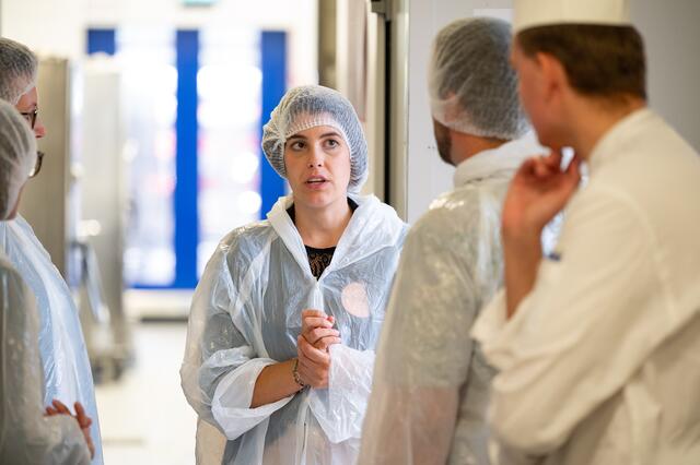 Der Wiener Gesundheitsverbund bildet Mitarbeiterinnen und Mitarbeiter in Krankenhäuser zur Vermeidung von Lebensmittelverschwendung weiter.  | Foto: United Against Waste / Daniel Auer