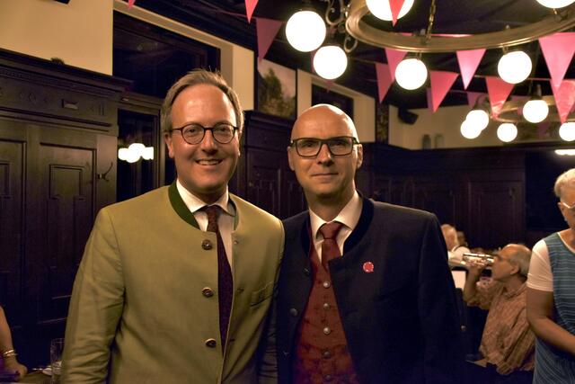 Tiroler Landessprecher Dominik Oberhofer mit dem Haller GR Dieter Schirak. | Foto: Kendlbacher