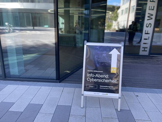 Der Info-Abend zum Thema Cybersicherheit lockte viele Besucherinnen und Besucher an. | Foto: Emanuel Hasenauer