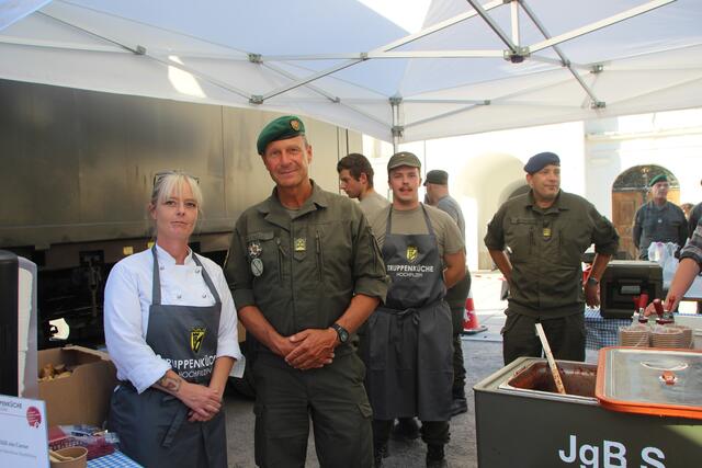 Schmackhafte Feldküche des Jäger Battalion der Truppenküche Hochfilzen: Die"Gulaschkanonne" bot ein g'schmackiges Chili con Carne. | Foto: Martin Schöndorfer