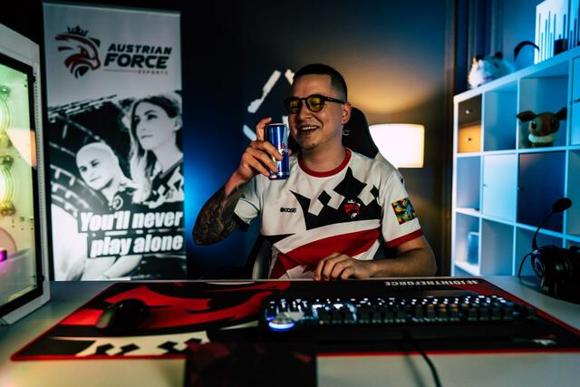 Ricardo Hager ist leidenschaftlicher Gamer und nahm an Turnieren teil. | Foto: Austrianforce