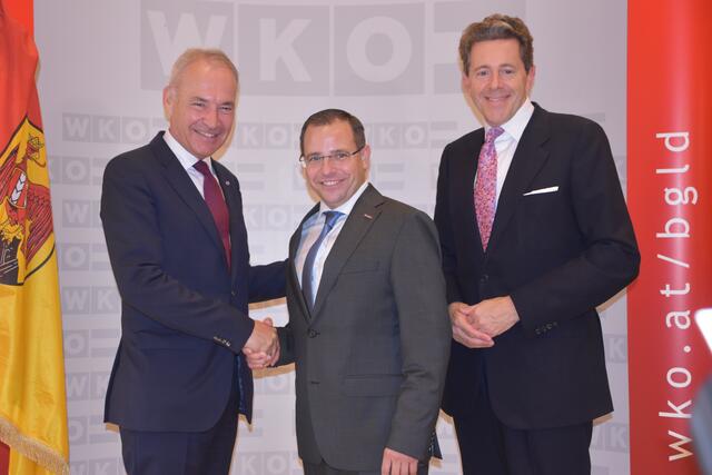 Der Steinbrunner Unternehmer Andreas Wirth ist als neuer Präsident im Amt, für Peter Nemeth gab's zum Abschied Applaus. | Foto: Stefan Schneider