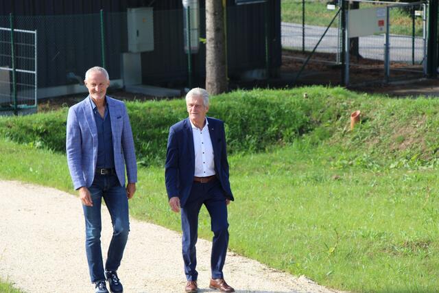 Bürgermeister Gerhard Obernberger (re.) mit seinem Amtsleiter Reinhard Haider. | Foto: Staudinger